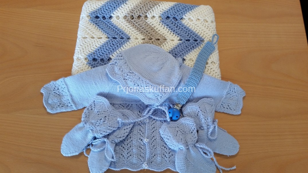 Sett11-ljósblátt, teppi og snudduband- 22.000 -com